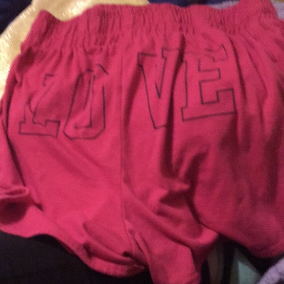 Pink shorts - Picture 2 of 2